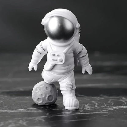 4 Pcs Astronaut Figure Statue Figurine Spaceman Sculpture Educational Toy Desktop Home Decoration Astronaut Model for Kids Gift